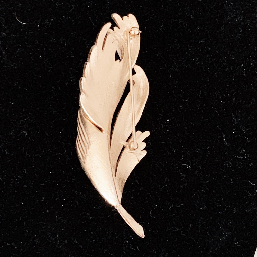 Vintage Two Gold Pin Set - Picture 3 of 8